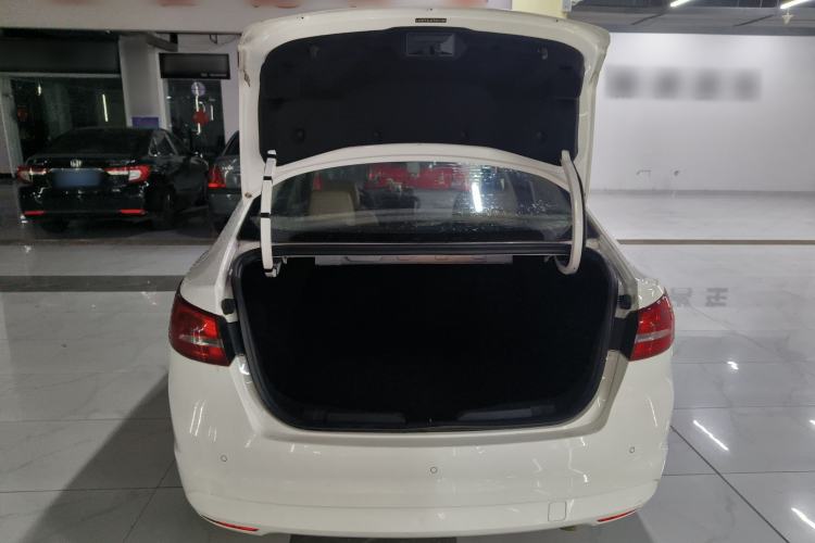 Used Ford Escort 2015 1.5L Automatic Fashion Model Trunk