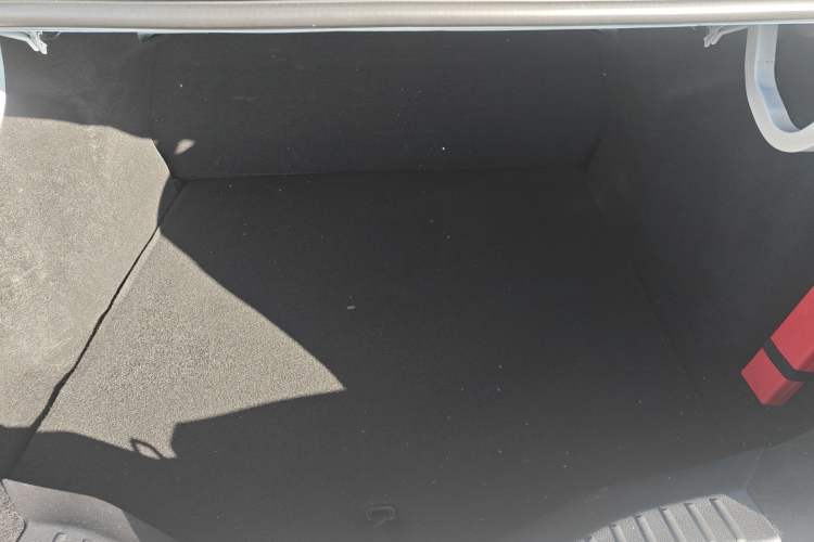 Used Ford Escort 2015 1.5L Manual Fashion Edition Trunk