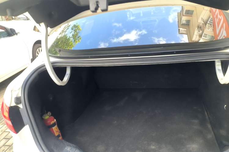 Used Ford Escort 2015 1.5L Automatic Fashion Model Trunk