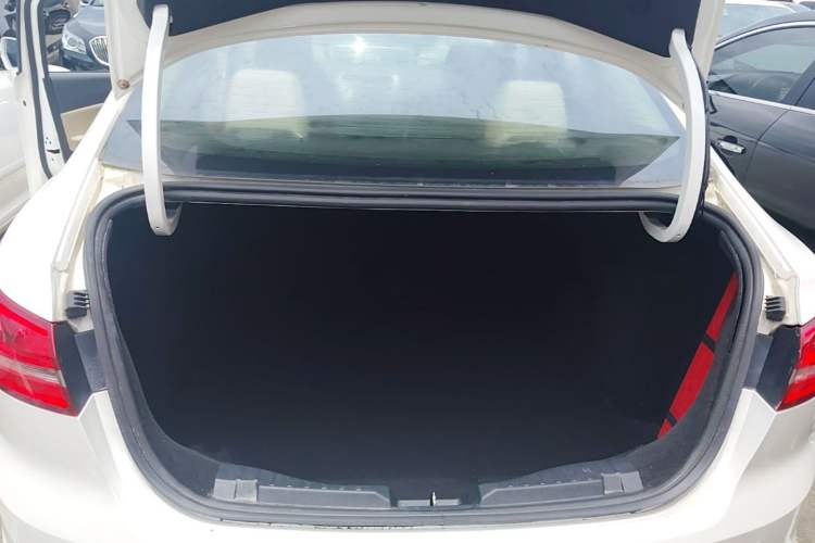Used Ford Escort 2015 1.5L Automatic Comfort Edition Trunk