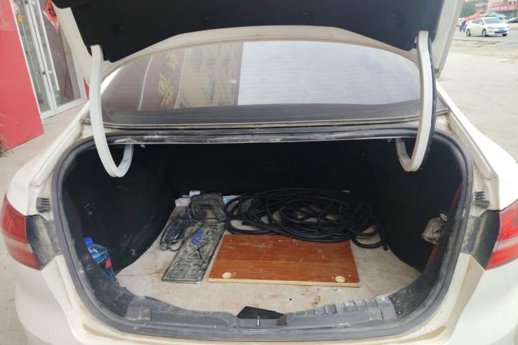 Used Ford Escort 2015 1.5L Automatic Fashion Model Trunk