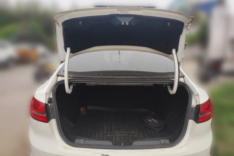 Used Ford Escort 2015 1.5L Automatic Fashion Model Trunk