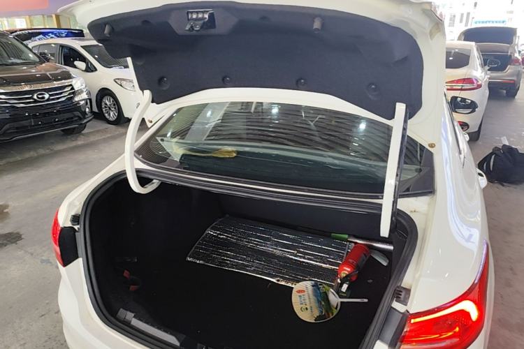 Used Ford Escort 2015 1.5L Automatic Fashion Model Trunk