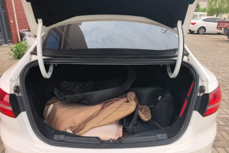 Used Ford Escort 2015 1.5L Automatic Comfort Edition Trunk