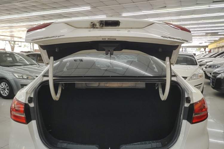 Used Ford Escort 2015 1.5L Manual Comfort Model Trunk