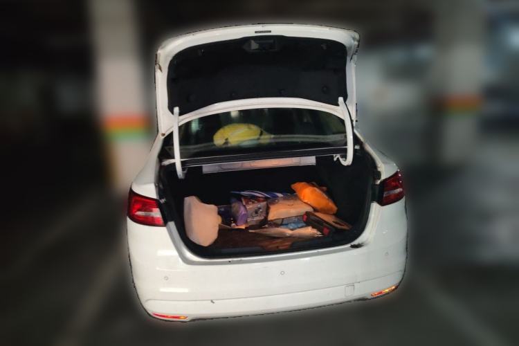Used Ford Escort 2015 1.5L Automatic Fashion Model Trunk