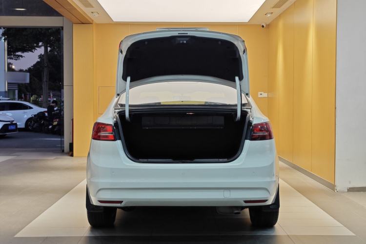 Used Ford Escort 2015 1.5L Automatic Fashion Model Trunk