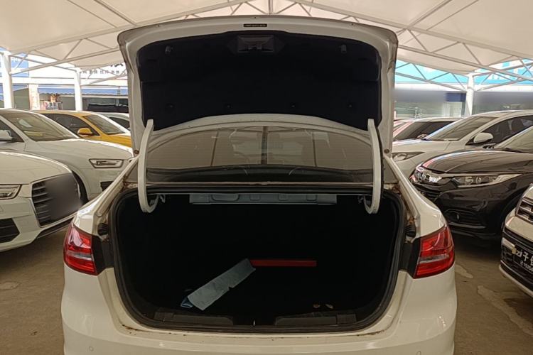 Used Ford Escort 2015 1.5L Automatic Fashion Model Trunk