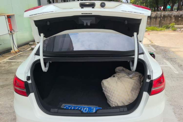 Used Ford Escort 2015 1.5L Automatic Comfort Edition Trunk