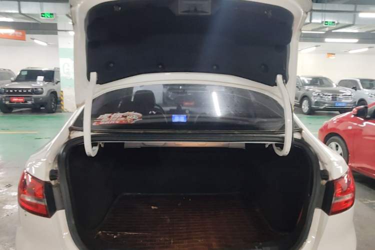 Used Ford Escort 2015 1.5L Automatic Fashion Model Trunk