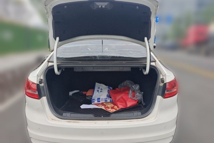 Used Ford Escort 2015 1.5L Automatic Fashion Model Trunk