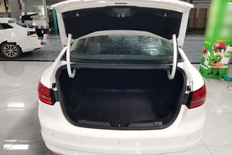 Used Ford Escort 2015 1.5L Automatic Fashion Model Trunk