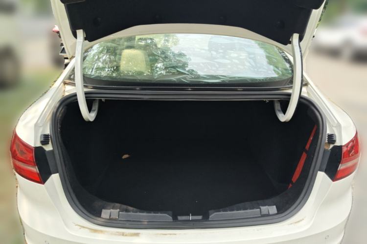Used Ford Escort 2015 1.5L Automatic Fashion Model Trunk
