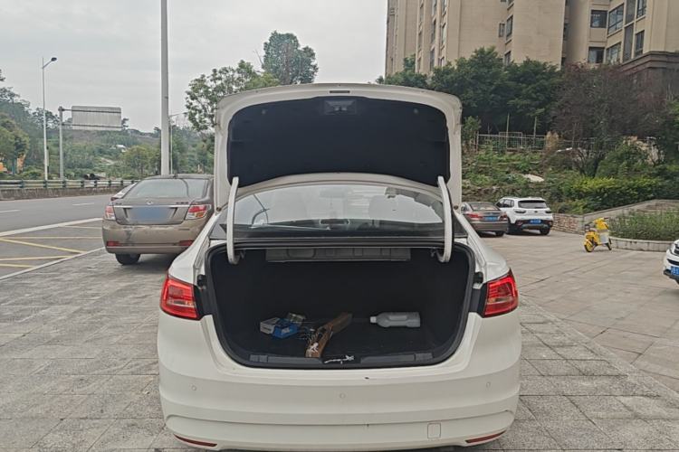 Used Ford Escort 2015 1.5L Automatic Fashion Model Trunk
