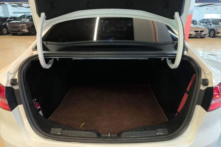 Used Ford Escort 2015 1.5L Automatic Comfort Edition Trunk