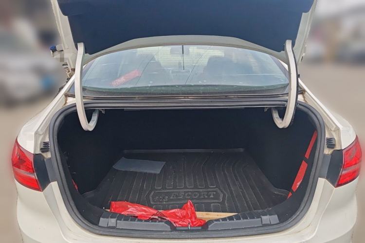 Used Ford Escort 2015 1.5L Automatic Fashion Model Trunk
