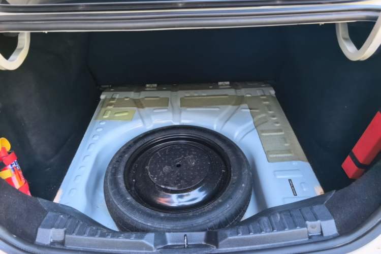 Used Ford Escort 2015 1.5L Automatic Fashion Model Trunk