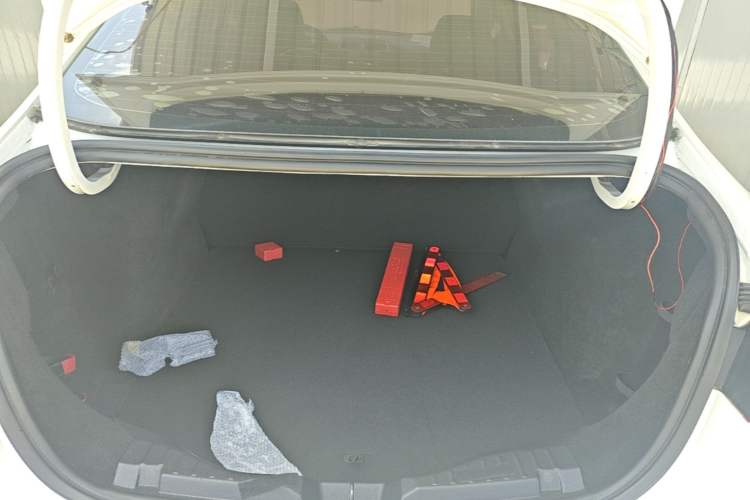 Used Ford Escort 2015 1.5L Automatic Fashion Model Trunk