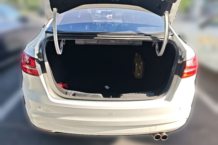 Used Ford Escort 2015 1.5L Automatic Fashion Model Trunk