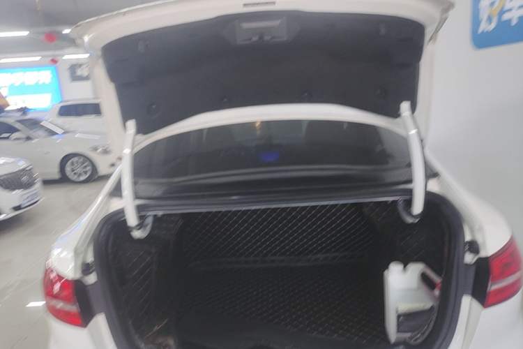 Used Ford Escort 2015 1.5L Automatic Fashion Model Trunk