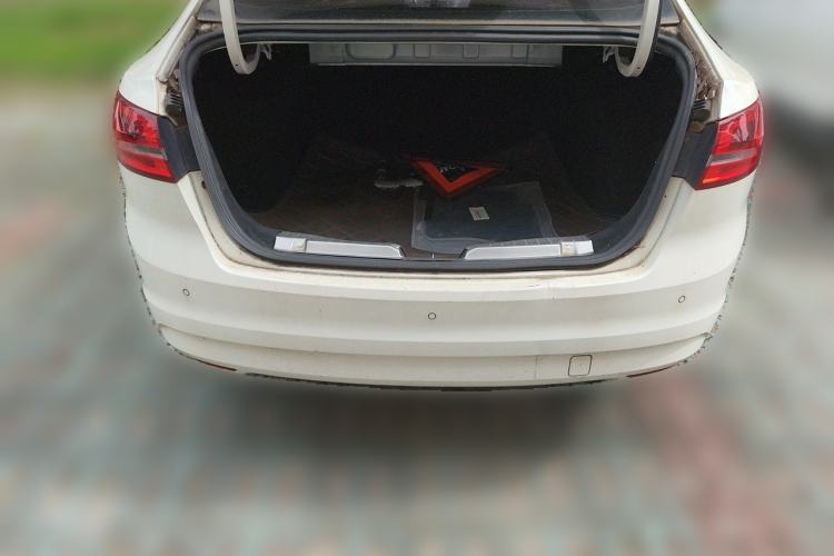 Used Ford Escort 2015 1.5L Automatic Fashion Model Trunk