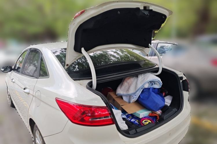 Used Ford Escort 2015 1.5L Automatic Fashion Model Trunk