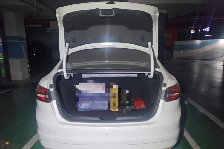 Used Ford Escort 2015 1.5L Automatic Fashion Model Trunk