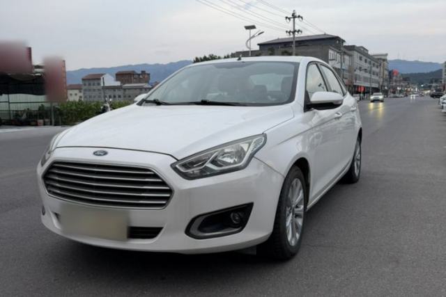Used Ford Escort 2015 1.5L Manual Fashion Edition