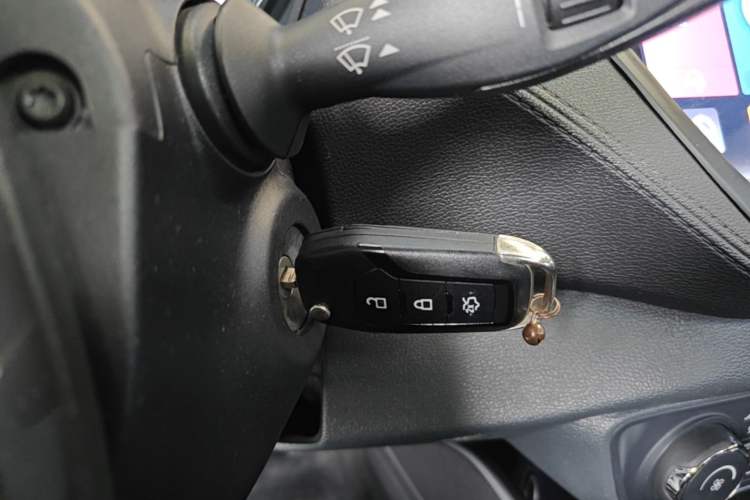 Used Ford Escort 2015 1.5L Automatic Fashion Model Vehicle Key
