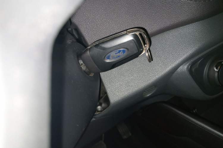 Used Ford Escort 2015 1.5L Automatic Fashion Model Vehicle Key