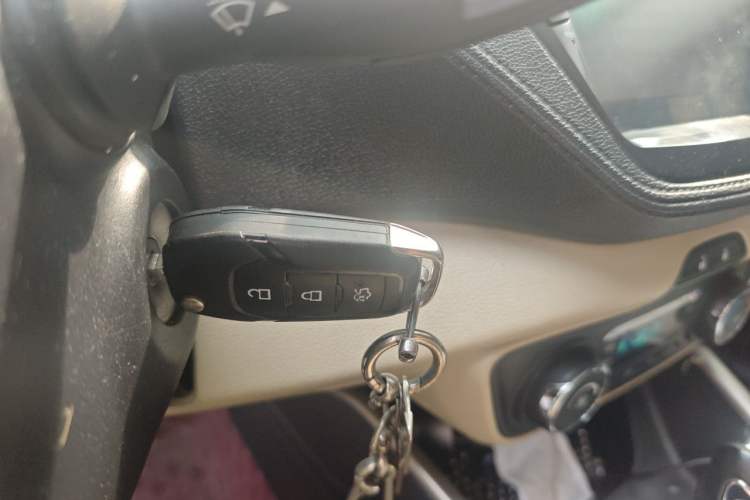 Used Ford Escort 2015 1.5L Automatic Fashion Model Vehicle Key
