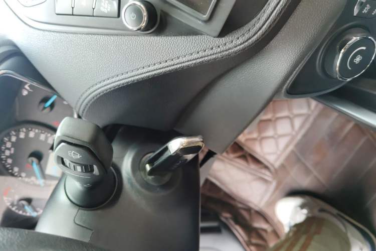 Used Ford Escort 2015 1.5L Automatic Fashion Model Vehicle Key