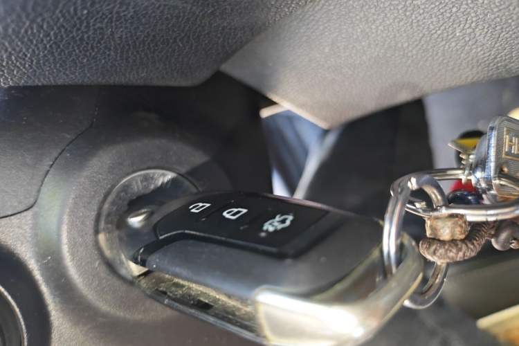 Used Ford Escort 2015 1.5L Automatic Fashion Model Vehicle Key