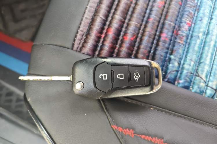 Used Ford Escort 2015 1.5L Automatic Fashion Model Vehicle Key