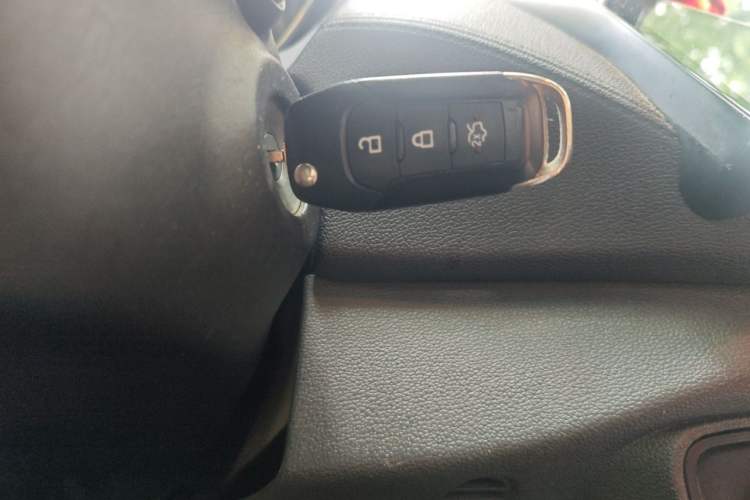 Used Ford Escort 2015 1.5L Automatic Fashion Model Vehicle Key