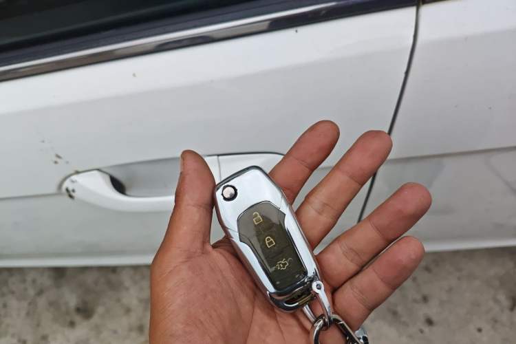 Used Ford Escort 2015 1.5L Automatic Fashion Model Vehicle Key