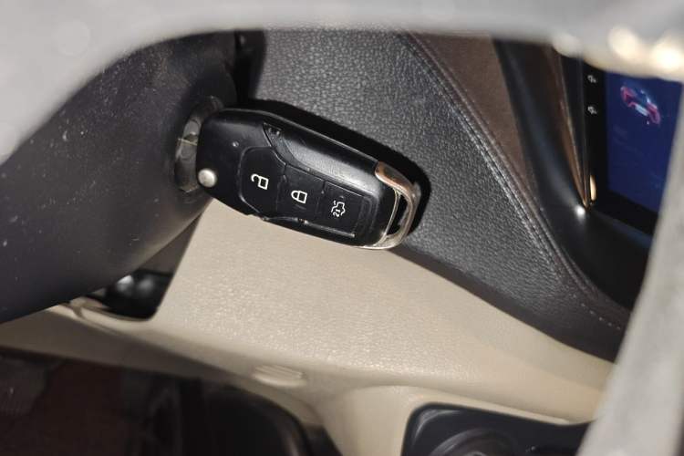 Used Ford Escort 2015 1.5L Automatic Fashion Model Vehicle Key