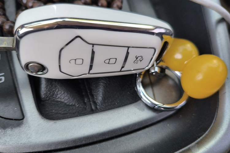 Used Ford Escort 2015 1.5L Automatic Fashion Model Vehicle Key