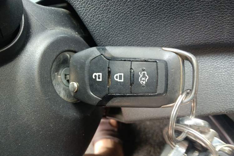 Used Ford Escort 2015 1.5L Manual Fashion Edition Vehicle Key