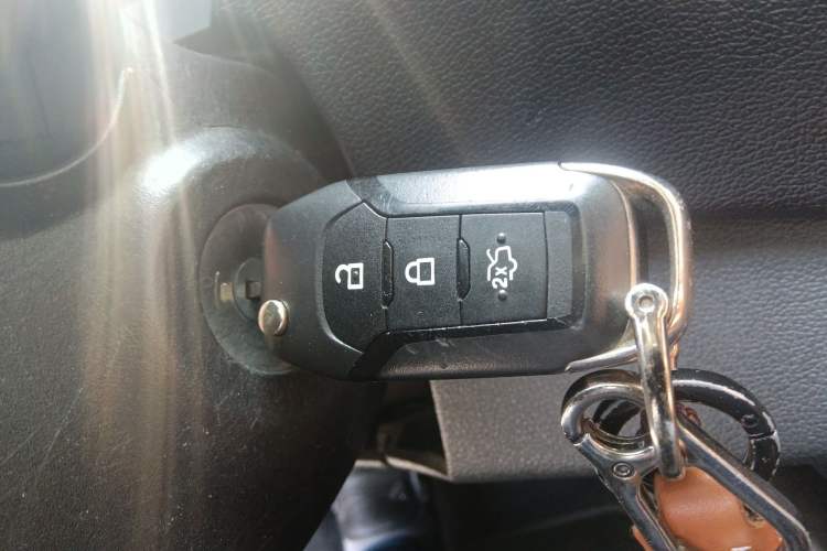 Used Ford Escort 2015 1.5L Manual Fashion Edition Vehicle Key