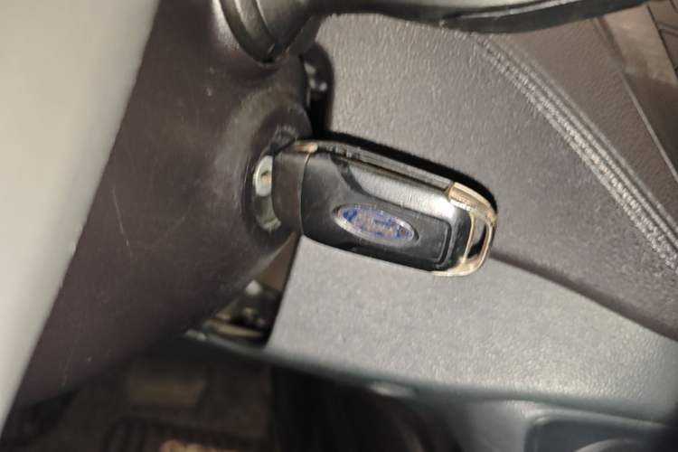 Used Ford Escort 2015 1.5L Automatic Fashion Model Vehicle Key