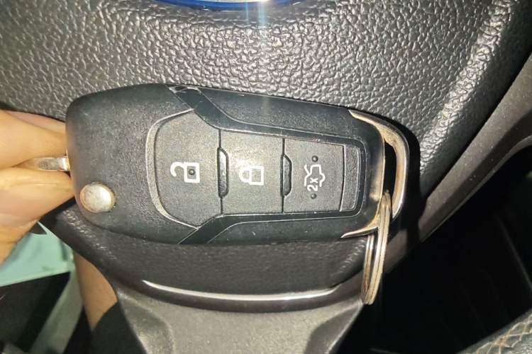 Used Ford Escort 2015 1.5L Automatic Fashion Model Vehicle Key