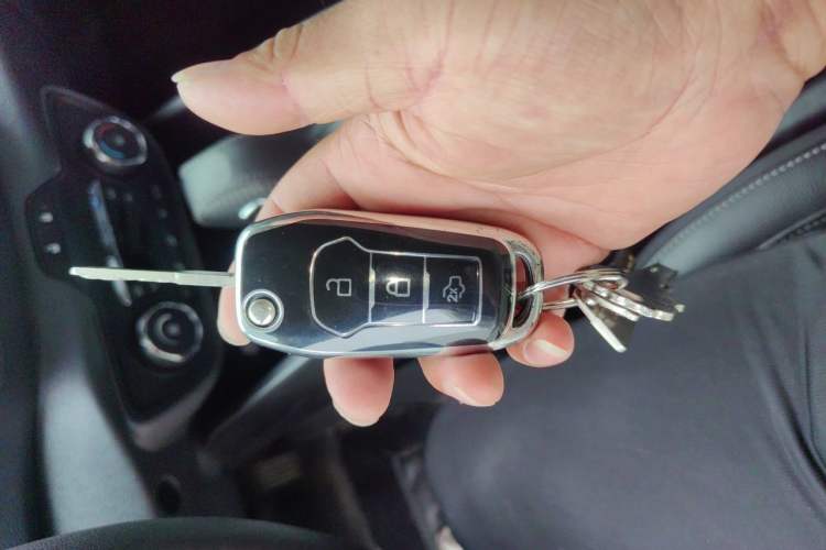 Used Ford Escort 2015 1.5L Automatic Fashion Model Vehicle Key