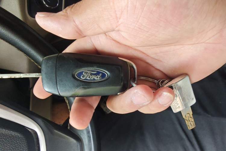 Used Ford Escort 2015 1.5L Automatic Fashion Model Vehicle Key