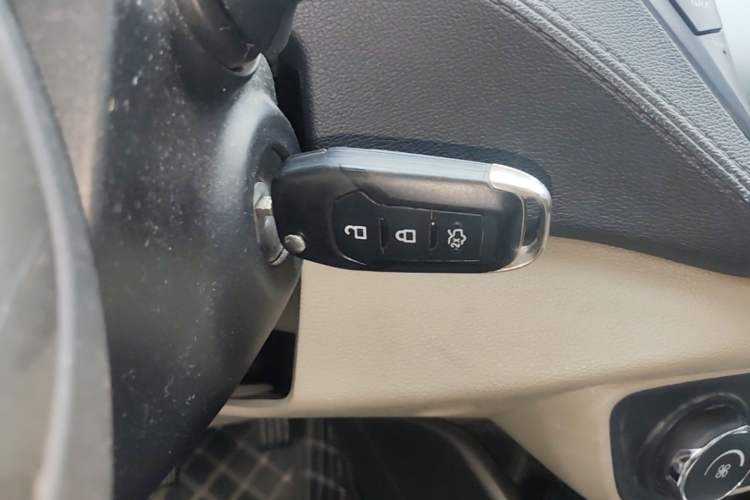 Used Ford Escort 2015 1.5L Automatic Fashion Model Vehicle Key