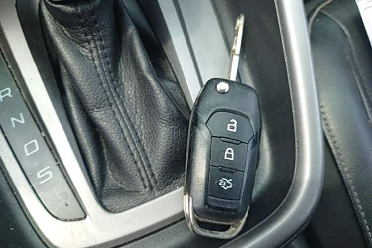 Used Ford Escort 2015 1.5L Automatic Fashion Model Vehicle Key