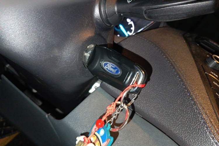 Used Ford Escort 2015 1.5L Automatic Fashion Model Vehicle Key