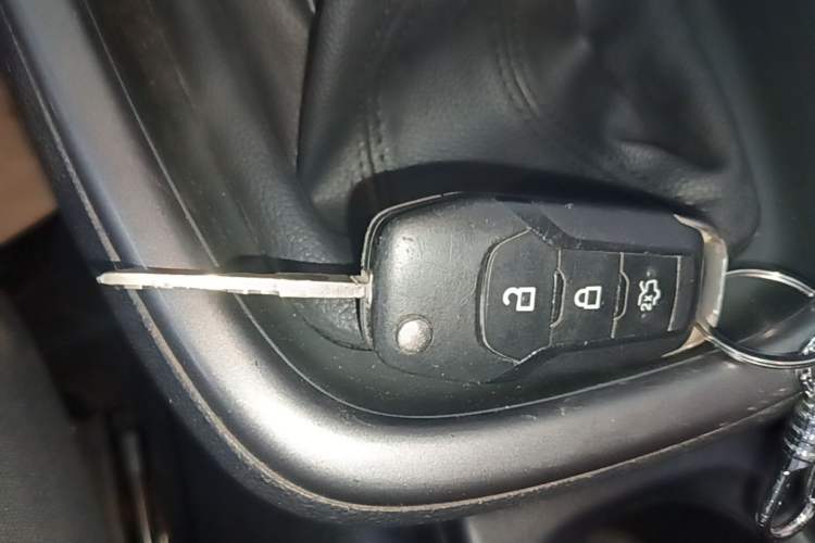 Used Ford Escort 2015 1.5L Manual Fashion Edition Vehicle Key