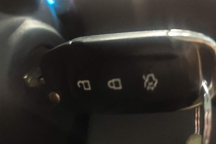 Used Ford Escort 2015 1.5L Automatic Fashion Model Vehicle Key