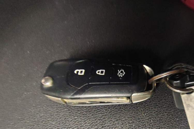 Used Ford Escort 2015 1.5L Automatic Fashion Model Vehicle Key